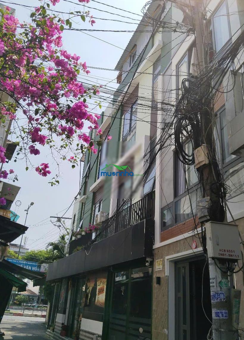 Căn góc-cách mt 5m phạm văn đồng hướng sân bay 4 tầng 6 phòng 1 mbkd cho thuê 27tr/tháng giá: 7,9tỷ - 3