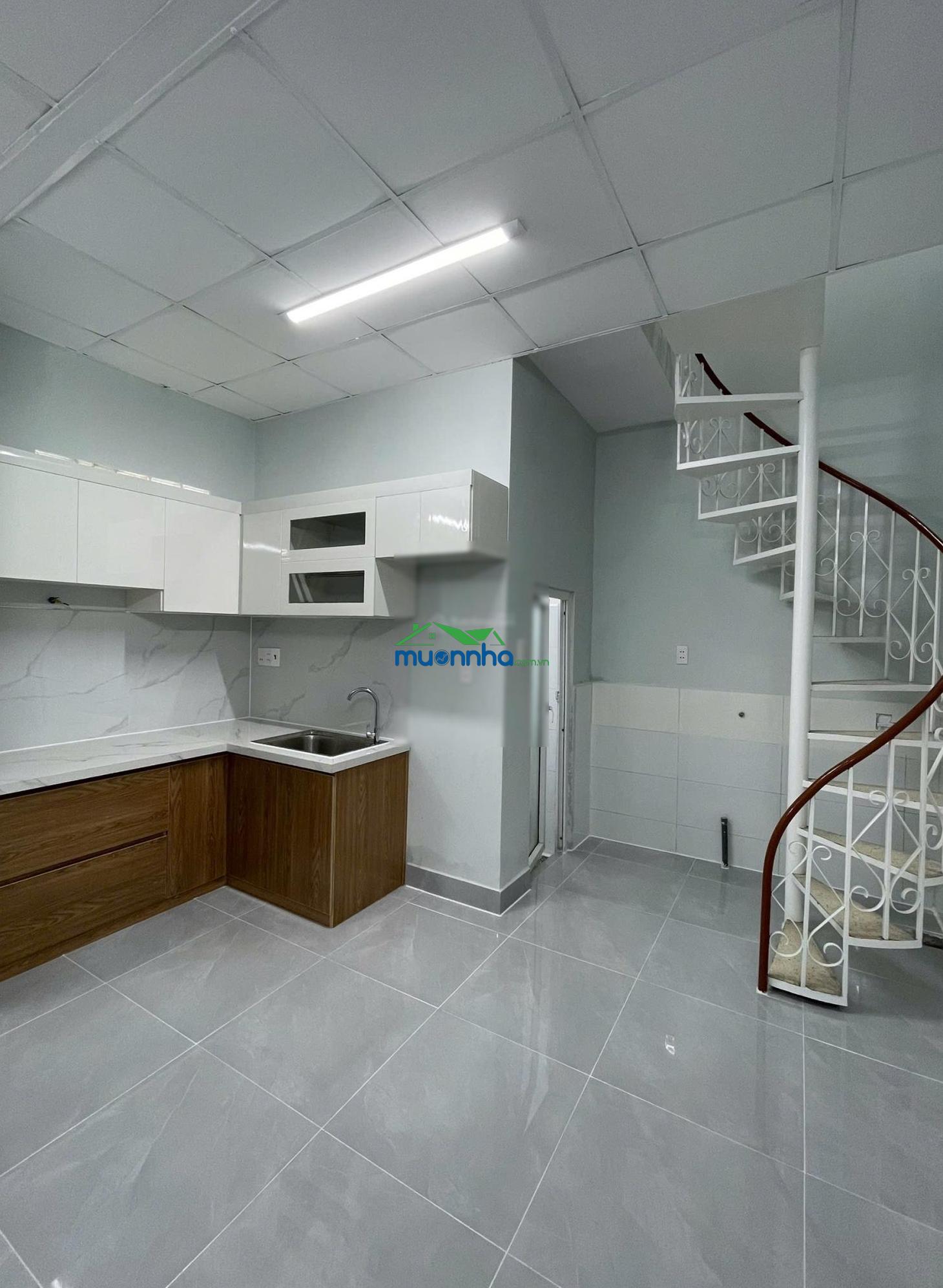 Nhà nhỏ sát đh công thương 26m giá 2,7ty - 3