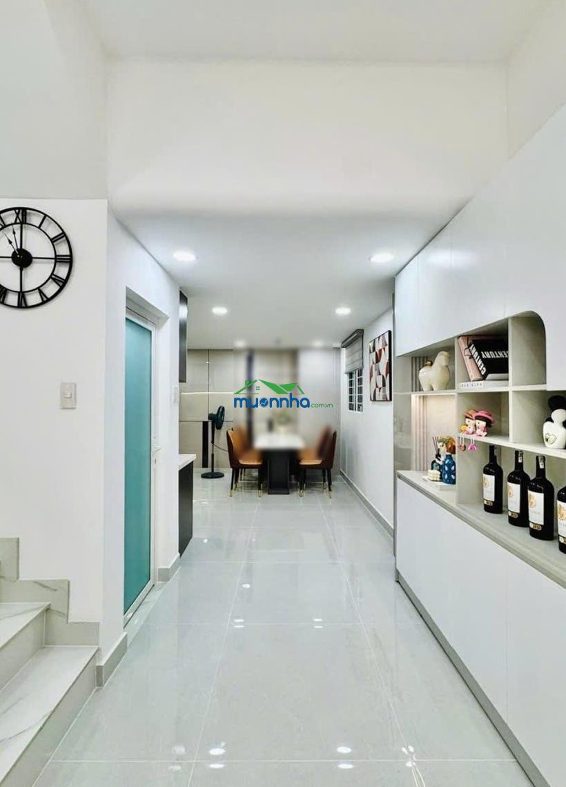 Đại học công nghiệp - đại học văn lang - dương quảng hàm - chợ gò vấp - 4 tầng btct