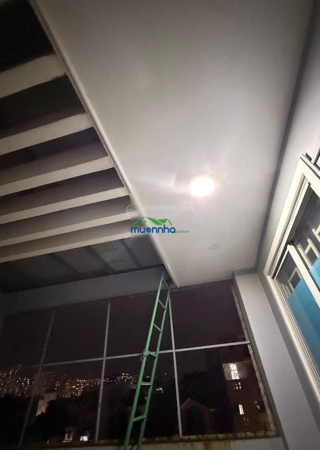 Nhà đẹp gần mặt tiền, 55m², 4 tầng, 5 phòng có wc trong, dễ làm căn hộ dv, gần lê văn thịnh q2