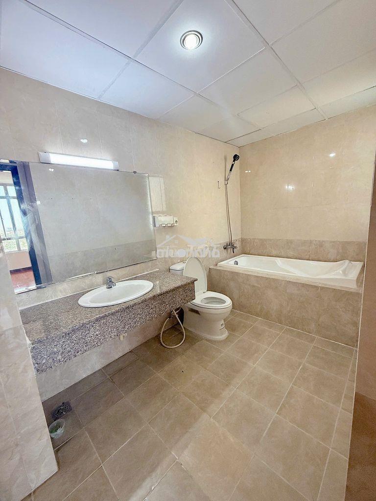 Cho thuê căn hộ giai việt tạ quang bửu, p5, q8. 15tr/, 3pn