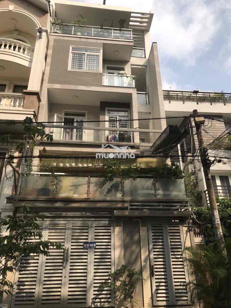 Gần bến xe quận 8