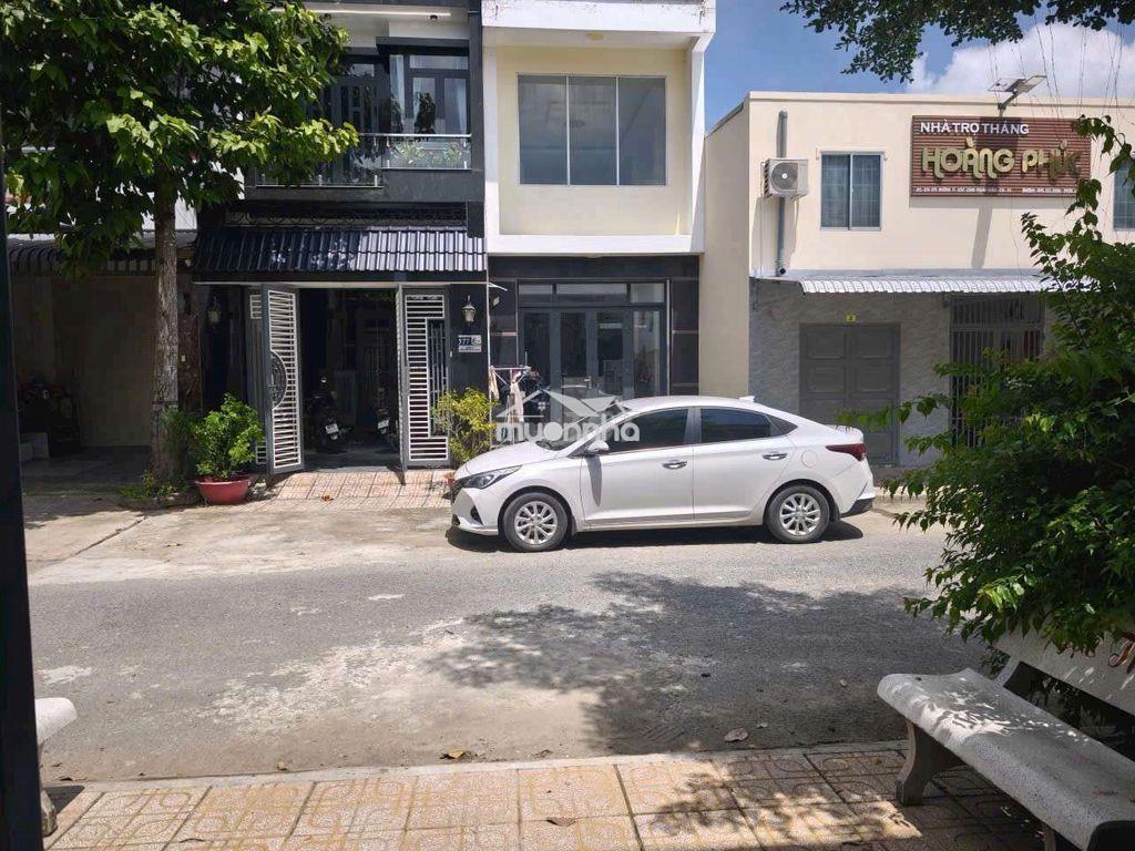 Cần bán gấp nhà 1 trệt 1 lầu 5 x 25 - đường 11 - kdc long thạnh hưng - 2