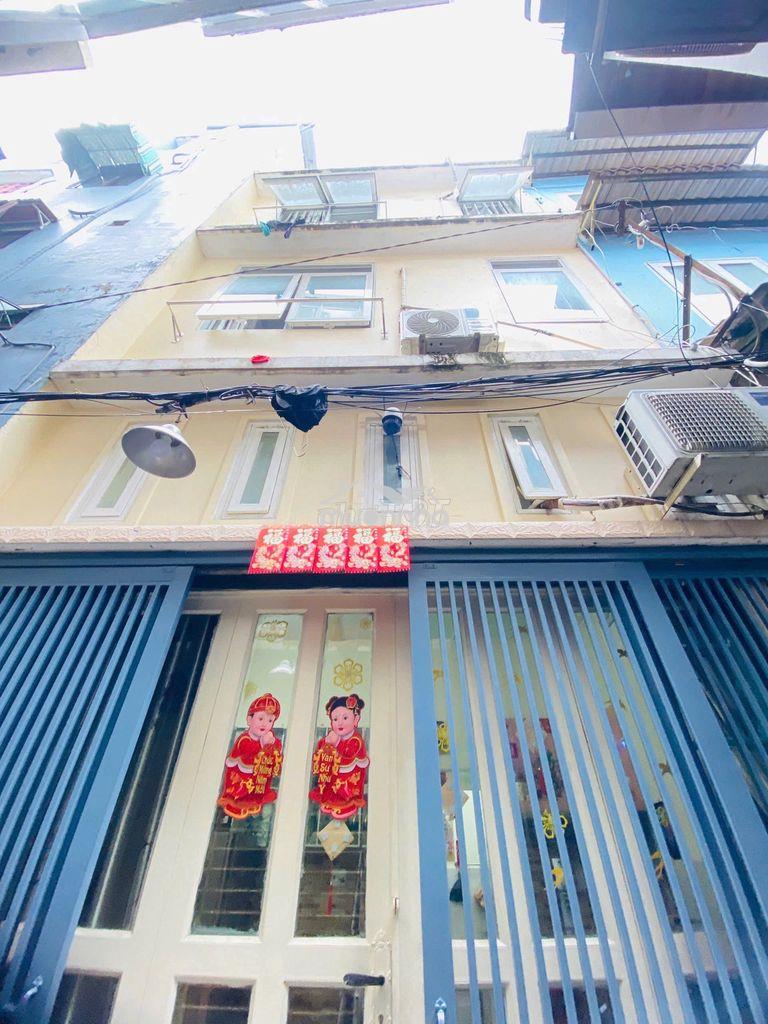 Nhà phan văn trị, ngang 4,4 m, 3tầng,vuông vức, gần lê h phong,ng trãi