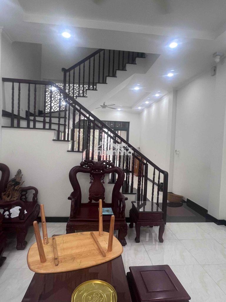 Cho thuê nhà mới hxt rộng rãi - 2