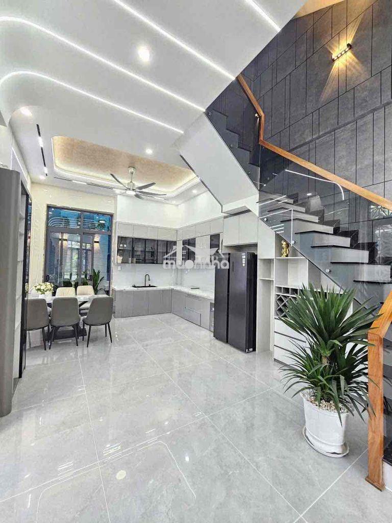 Căn nhà phố hai mặt tiền giá mềm hơn thị trường - 4