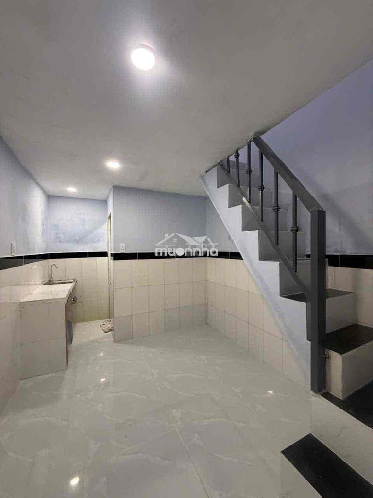 Nhà nhỏ hẻm xe hơi.thới tam thôn. giáp q12. - 3