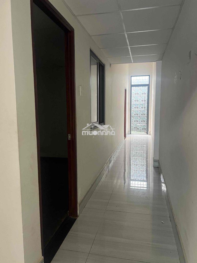 Cho thuê nhà khu dân cư rạch bắp. nhà gác lửng gồm 3pn. sân oto - 3