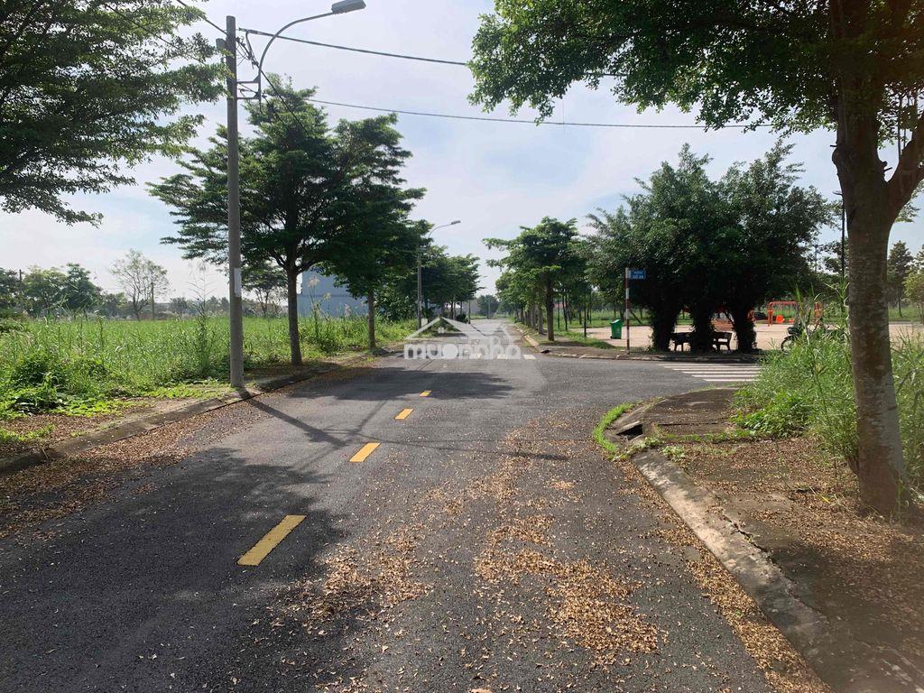 Bán nền đất 120m2 ,ngang 6 dài 20 ngay công viên sài gòn village - 3