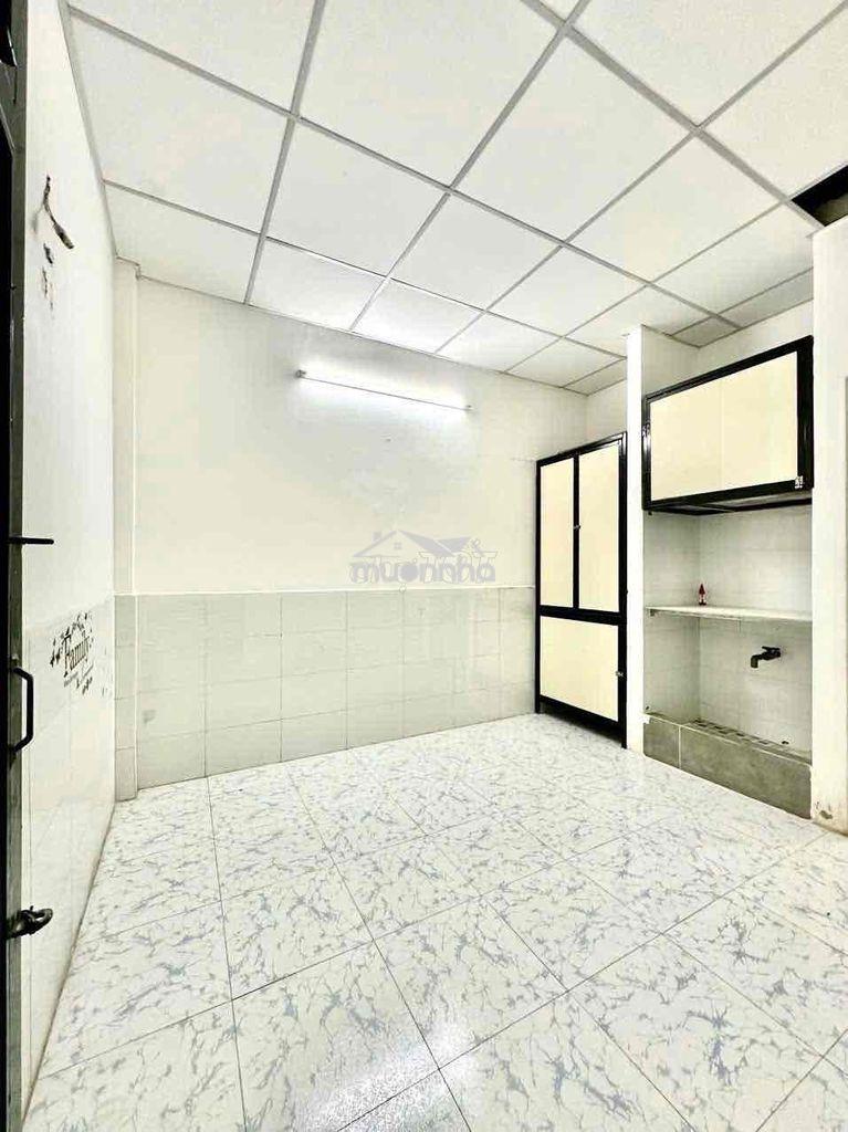 Sẳn  phòng trệt, mặt đường thoại ngọc hầu