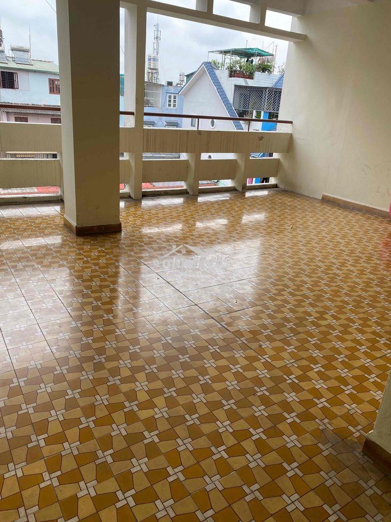 Bán nhà chung cư lầu 2 thang bộ.dt trên sổ 43,2m2 - 3