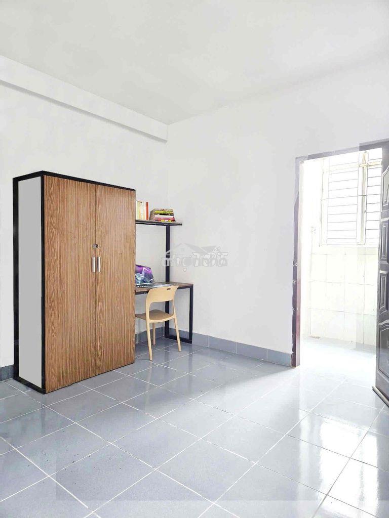 Căn hộ rộng 40m2 có 2 cửa sổ gần khu công nghệ cao - 4