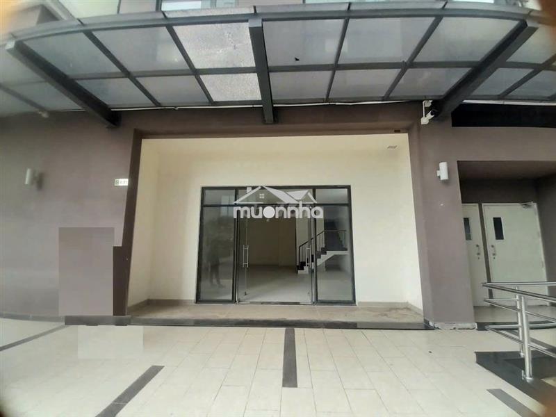 Chính chủ cho thuê shophouse mbkd dt151m2  giá 14tr quận 8 như hình
