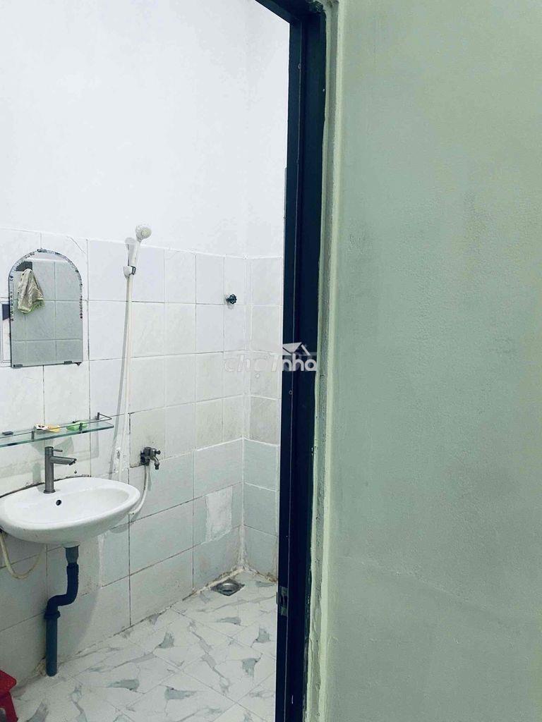 Phòng trọ 24m2 tại số  65 bàu cát 2.   có cửa sổ . nội thất đầy đủ - 4