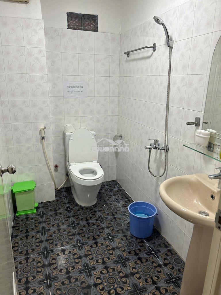 Nhà nguyên căn đường tô hiến thành - 5pn 3wc - 4x12m - sẵn máy lạnh - 4