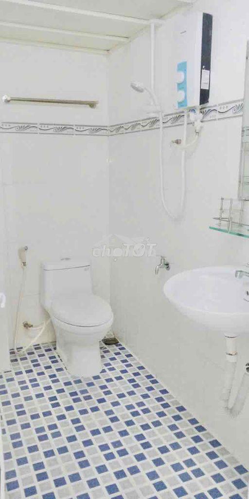Phòng mặt tiền đường lê văn lương - 3