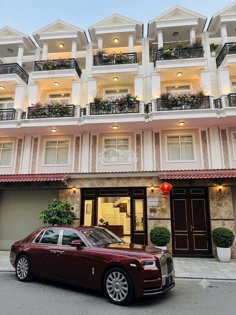 Siêu phẩm 4 tầng – sát mặt tiền ql13 – hẻm oto– nhĩnh 7 tỷ
