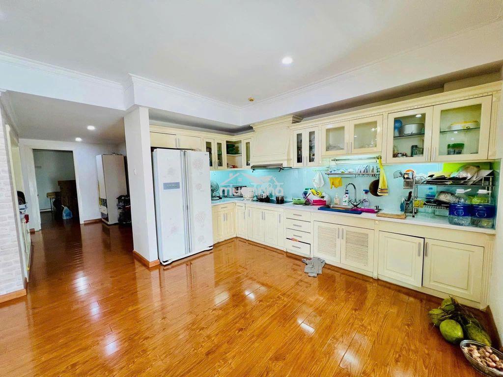 Phúc yên 1- penthouse 4pn 4wc 195m2 - 23 triệu - đủ nội thất - 3