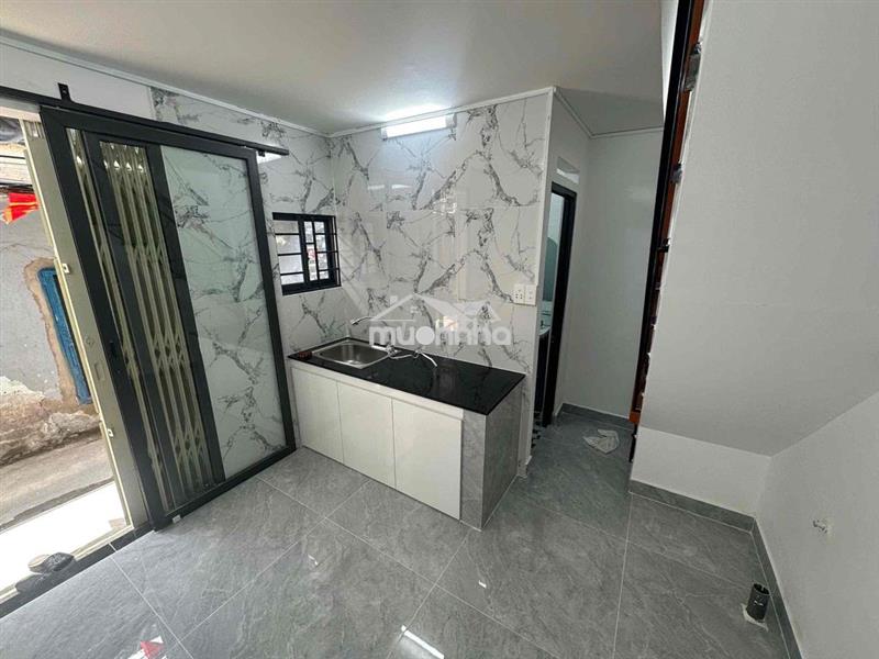 Nhà mới chính chủ taị phạm thế hiển p7 q8 giá tốt !!