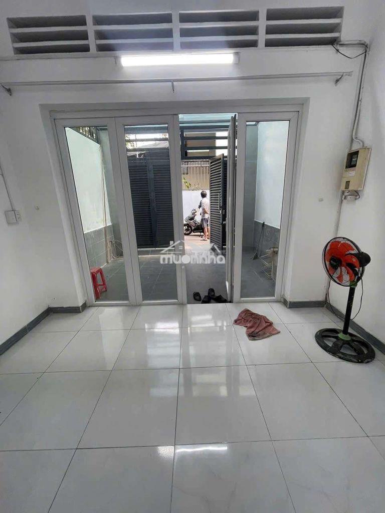Cho thuê nhà hẻm đường nguyễn hữu tiến 4x20m trệt lửng đúc 3pn y hình - 2