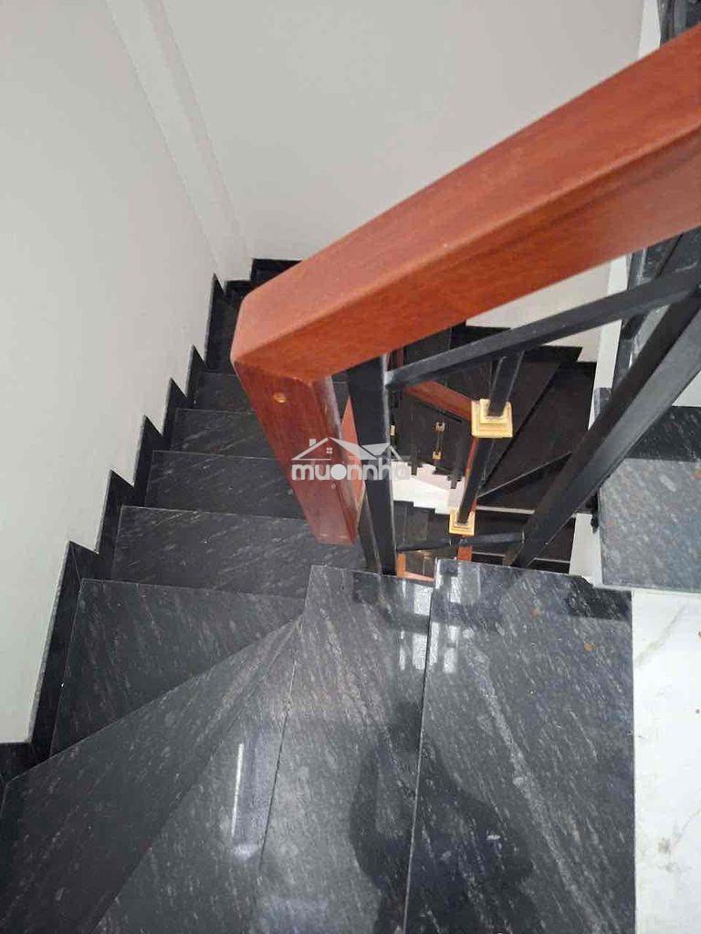 Nhà bán khu chợ thiếc 1 trệt 2 lầu sân thuợg nhà đẹp ở liền - 4