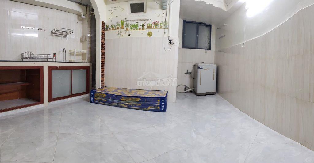 Cho thuê phòng 16m2, đường phan văn trị, p7, q5. gía 3tr5/ tháng - 2