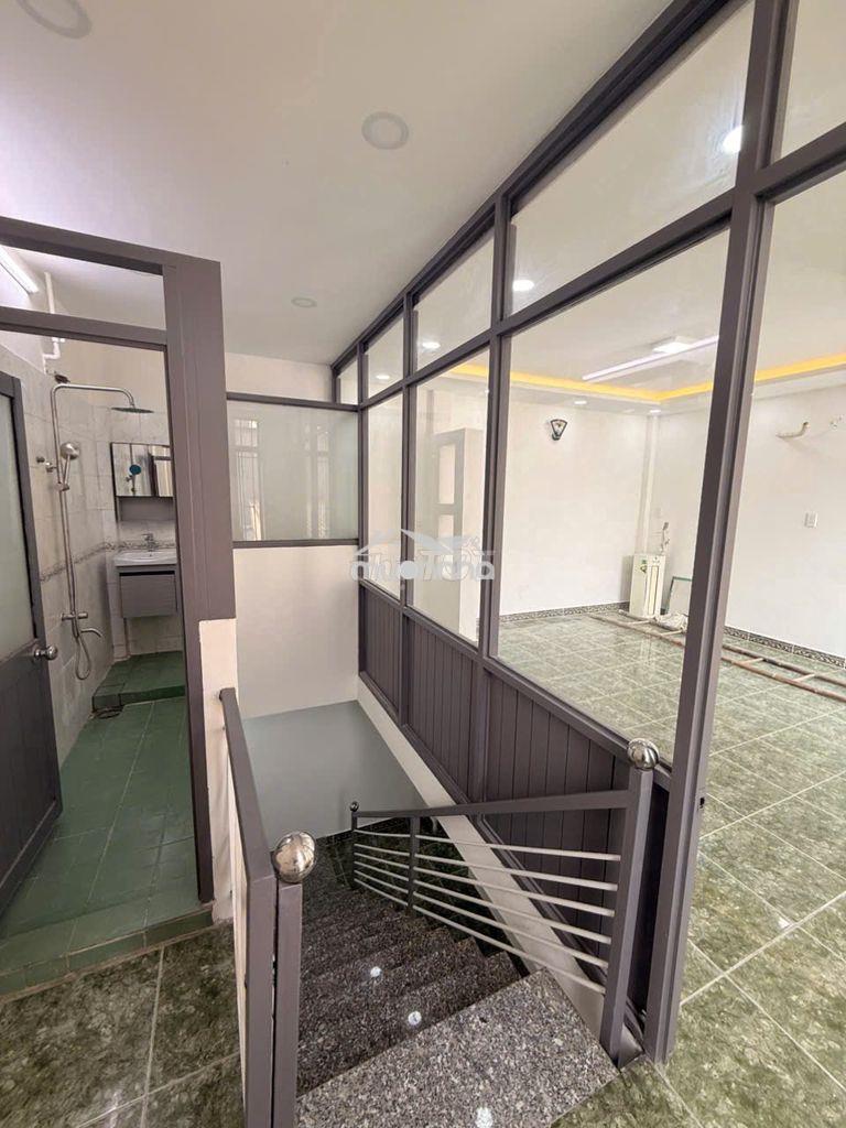 Cho thuê nhà phường tân sơn nhì 5 x 6 m đúc 2,5 lầu : 2 pn , 2 wc - 4