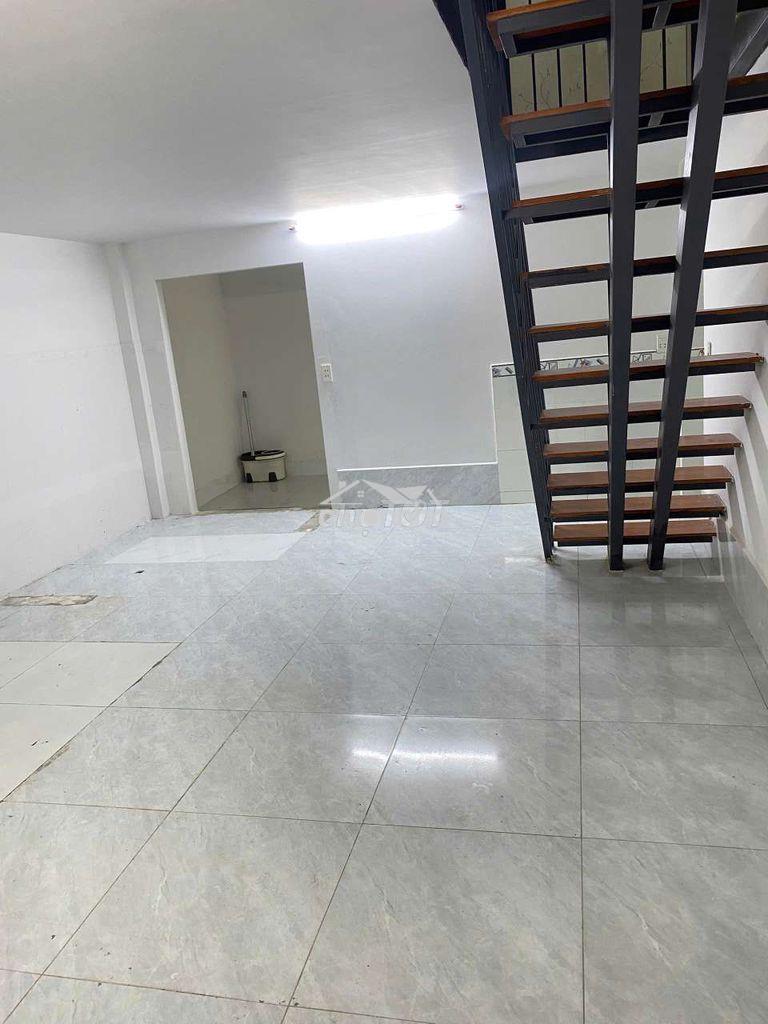Cho thuê nhà hẻm xe tải sát bờ sông p. bình quới . 3 phòng ngủ - 2