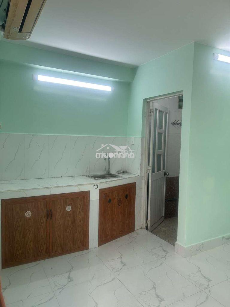 Cho thuê 1 phòng 4x5 mặt tiền đs 16 lg 7m kế chợ tân mỹ mới đẹp