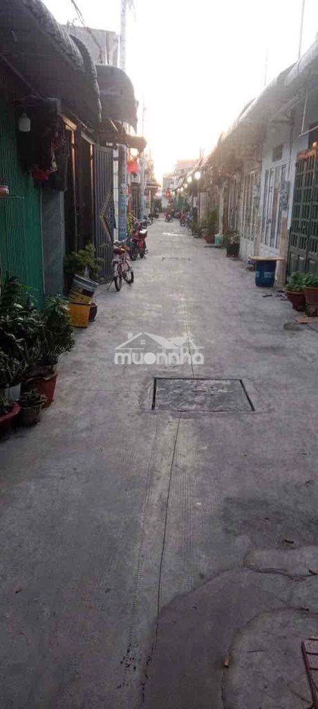 Nhà trần quang cơ, cách cầu 100m, giáp q12