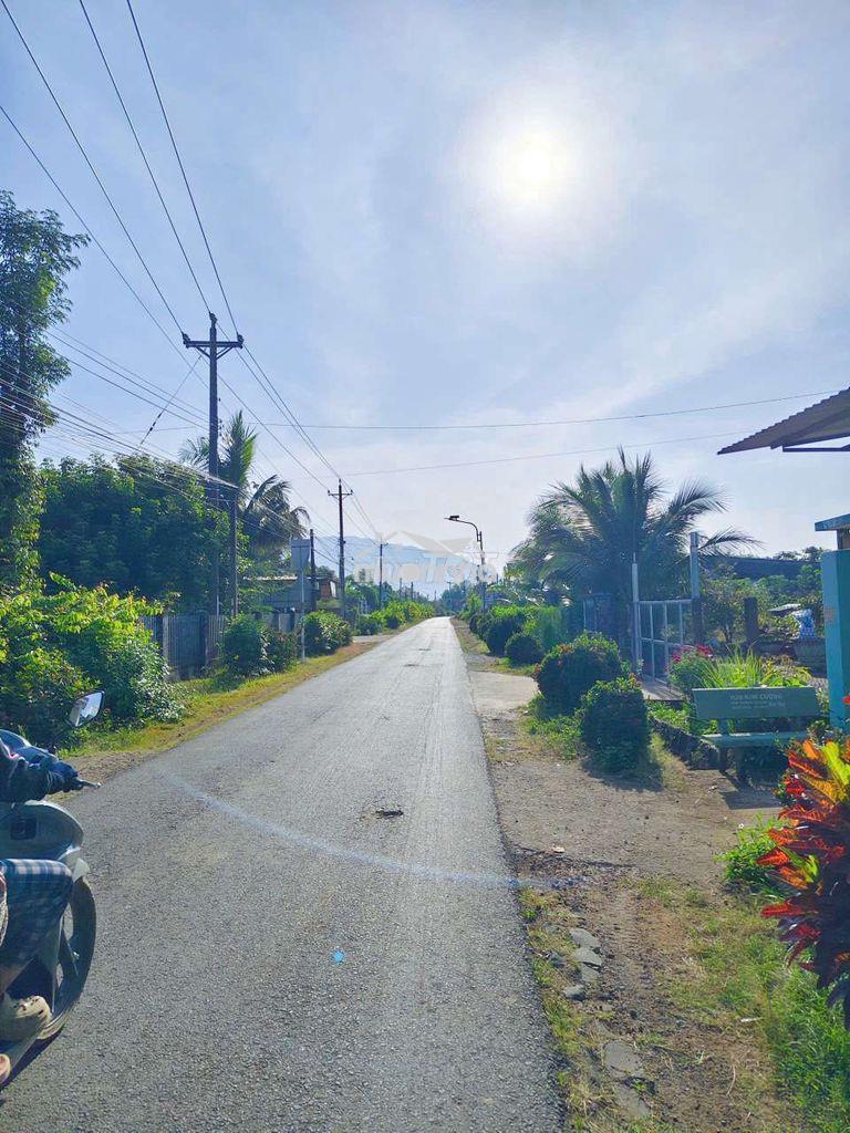 Đất phường xuân lộc gần núi chứa chan