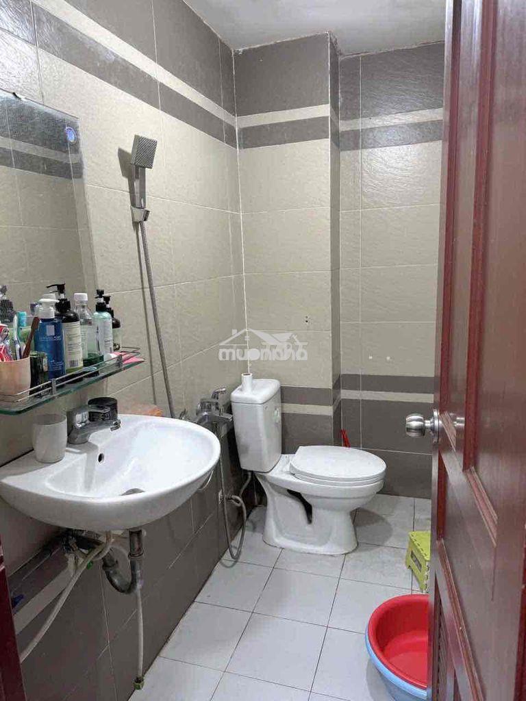 Phòng full nội thất, giờ giấc tự do 24/24 ngay tôn đản q4. giá 3tr7 - 3