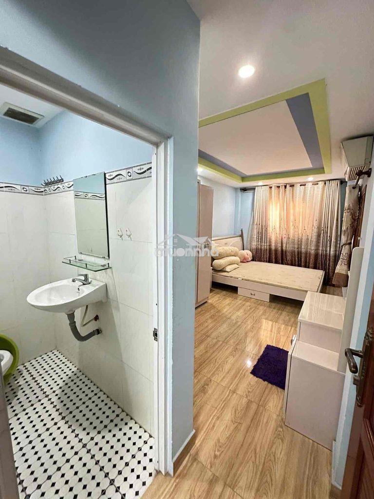 Căn góc đường 8 m kinh doanh. 4 x 14 m. 3 tầng. khu nam hùng vương - 4