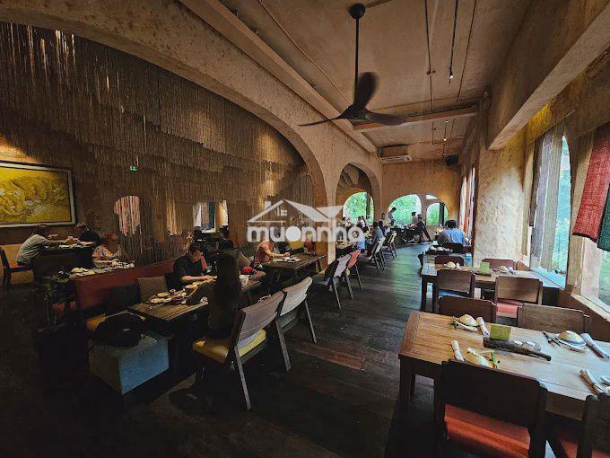Cho thuê nhà mặt tiền đường võ văn tần, phường 6, quận 3, dt: 12x20m - 4