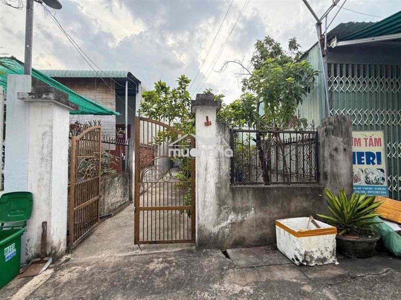 Cho thuê nhà sân vườn - gần ngã 4 nguyễn khuyến -trảng dài - giá: 3tr2