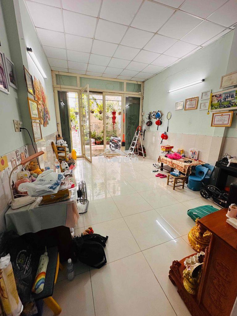 Bán nhà gác lững hẻm xe hơi , có sân thượng . - 2