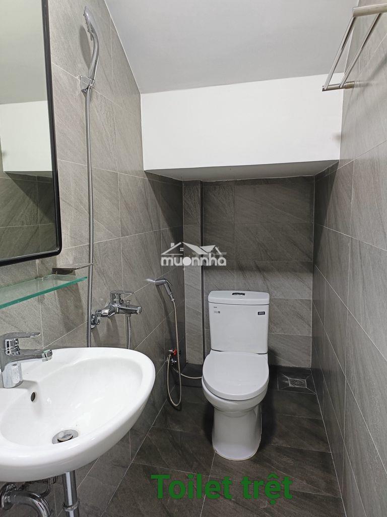 Nhà nguyễn căn hẻm xe hơi đường 3/2 - 2pn 3wc - 4x8m - sẵn máy lạnh - 3