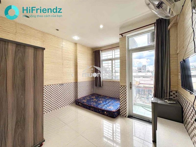 Studio ban công thoáng mát ngay chân cầu chữ y - chỉ tính điện nước