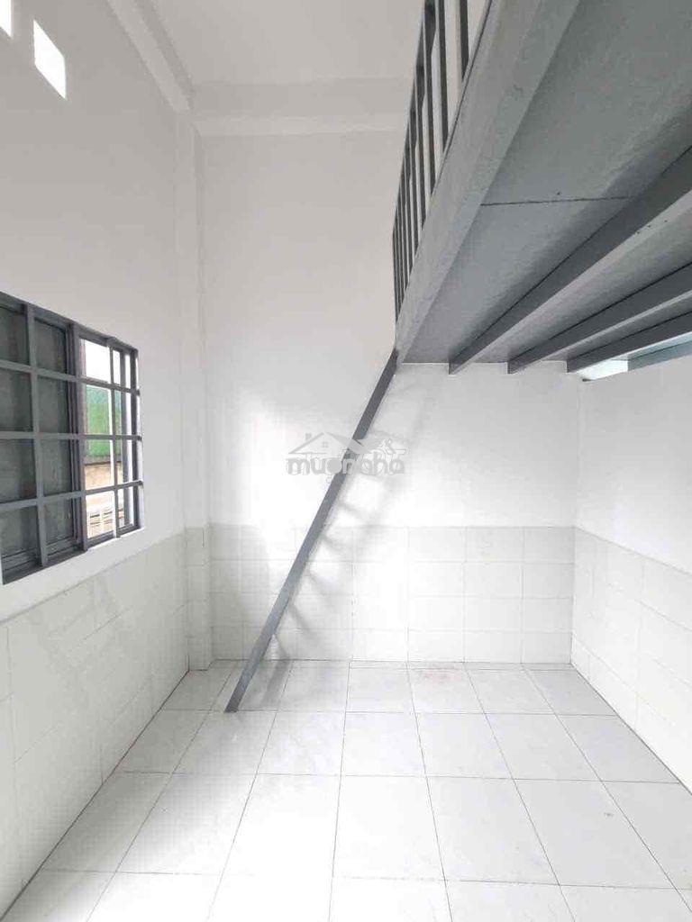 Phòng trọ thoáng mát, giờ giấc tự do, phòng mới sạch sẽ , gác cao - 2
