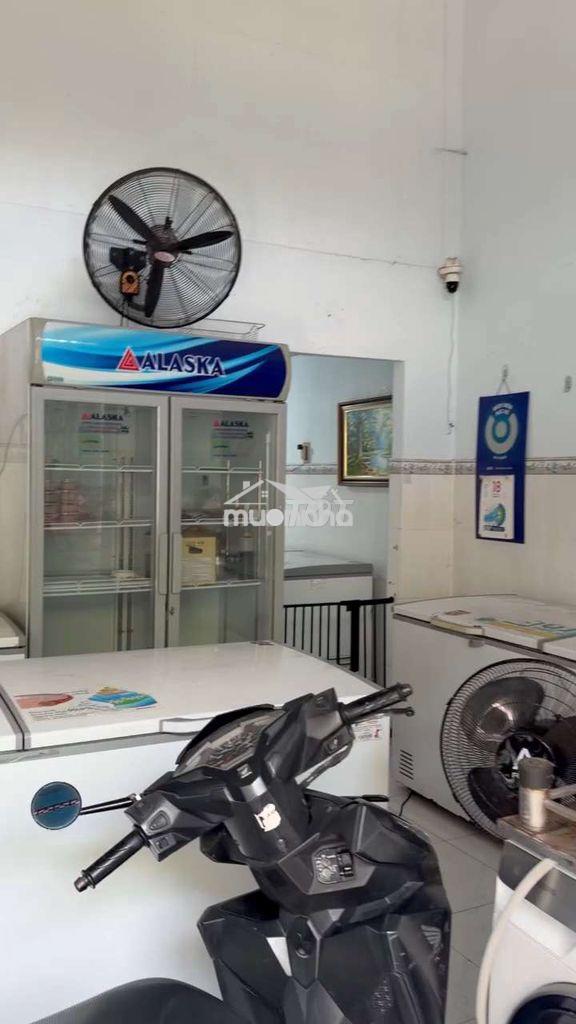 Cho thuê hẻm c, phạm hùng
dt: 6m-10m , 3p , 2wc
giá : 8 triệu