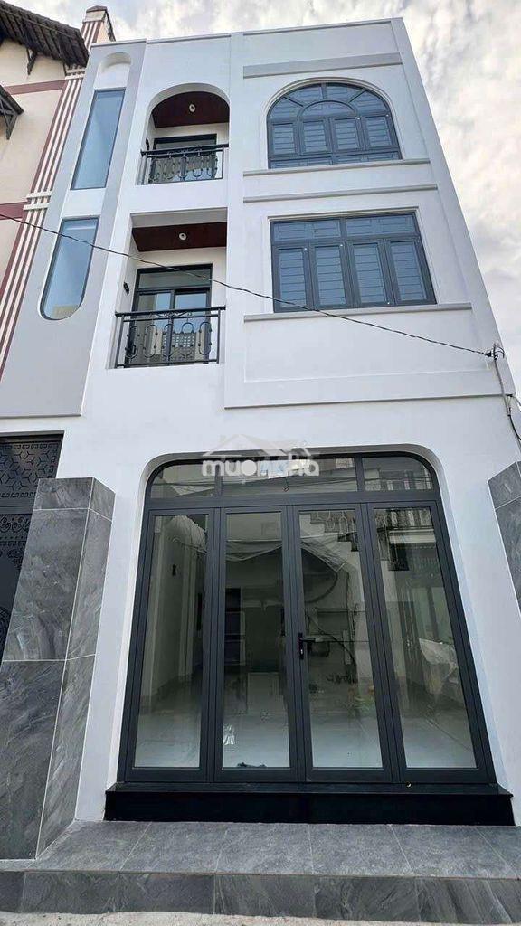Nhà mới xây cực đẹp, 1t3l 4pn 5wc, gần metro.