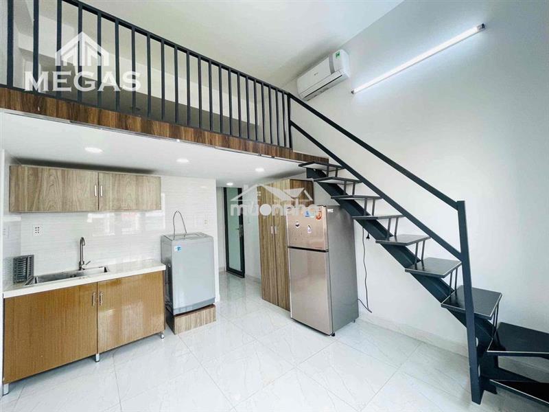 Duplex ban công - toà nhà thang máy - full nội thất giáp q.5