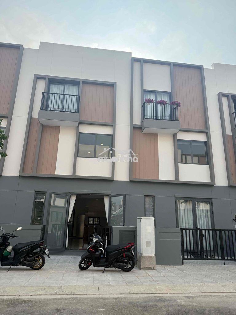 Chính chủ cho thuê nhà mới 100% dọn vào ở liền, full nội thất,