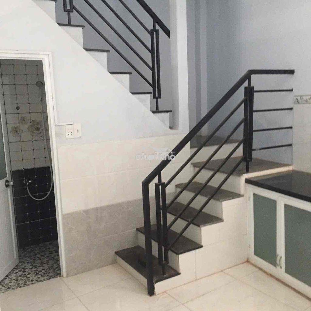 Nhà nguyễn thượng hiền, gv, 1 trệt 2 lầu, 4,2mx7m, 3 phòng ngủ, 3wc - 3
