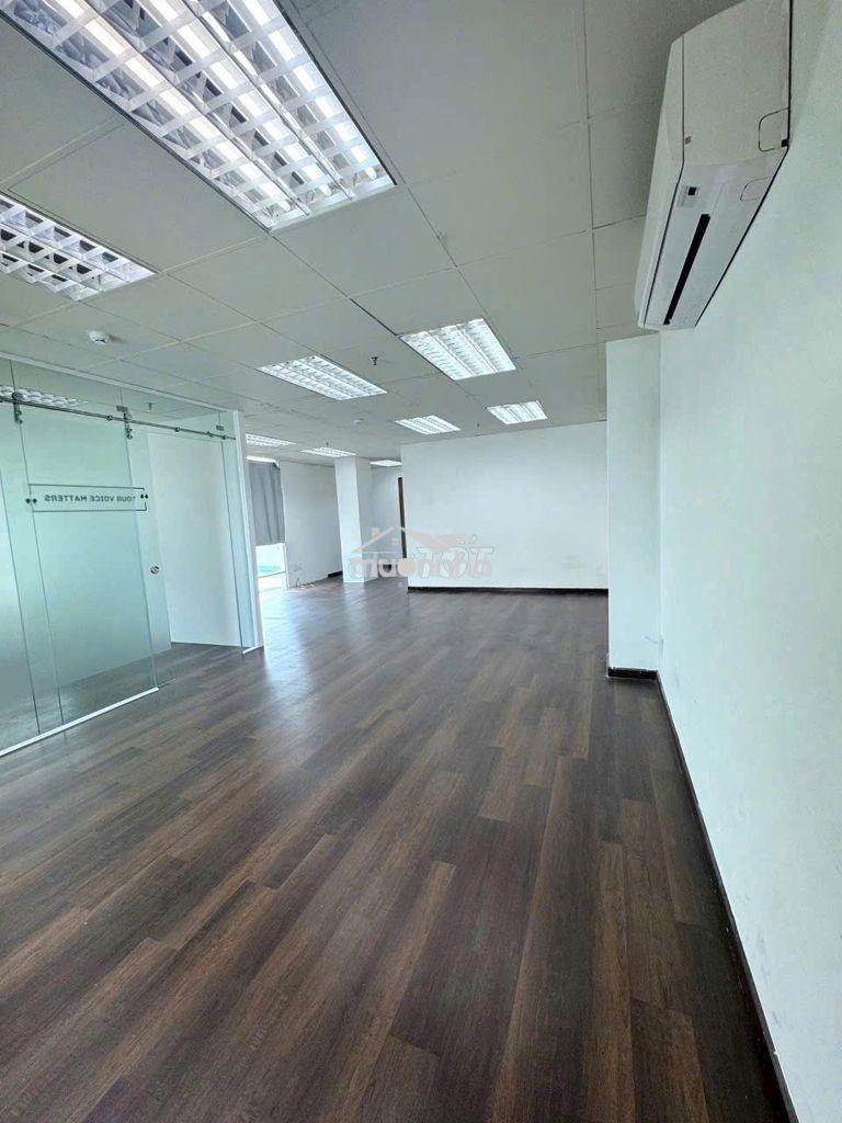 Tòa nhà đường phổ quang. dt: 7x20m. hầm - trệt - 4 tầng - 2
