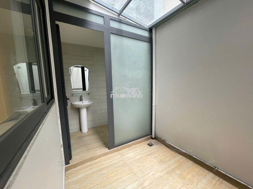 Nhà thiết kế chuẩn văn phòng 20-25 nhân sự không gian làm việc riêng - 4