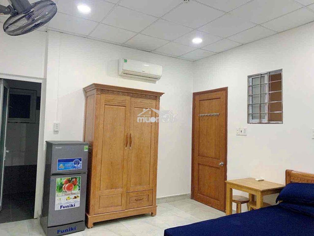 Căn hộ full nội thất ngay sân bay - thang máy ở ngay hình thực tế - 2