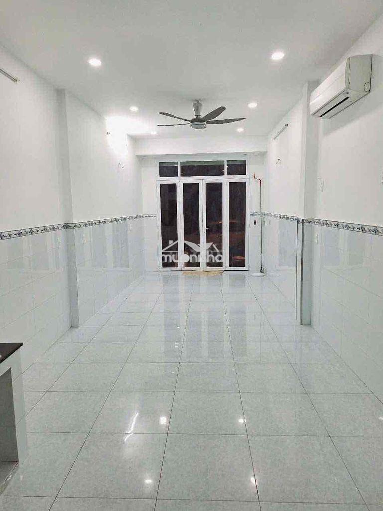 Nhà 2 phòng sẵn máy lạnh hẻm xe tải bà hom - 4