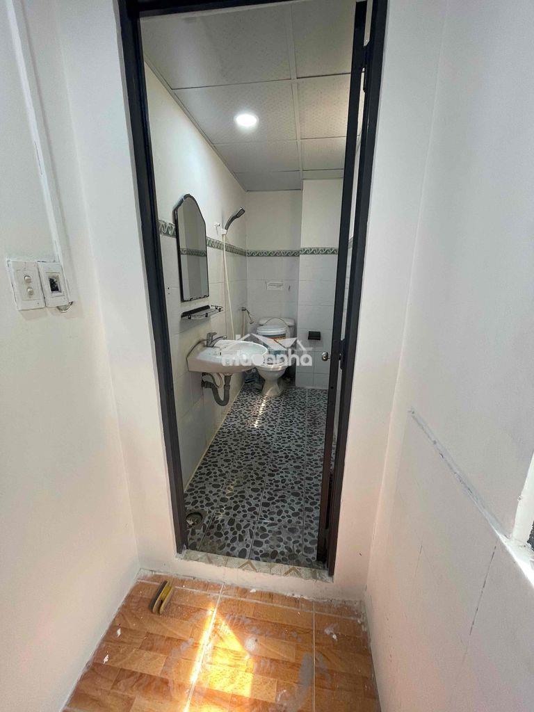 Cho thuê văn phòng mặt tiền lê quốc hưng q4 chính chủ - 3