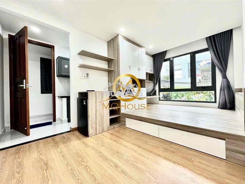 Chdv_balcony_full nt_đón nắng tự nhiên_thoáng mát_ra vào vân tay